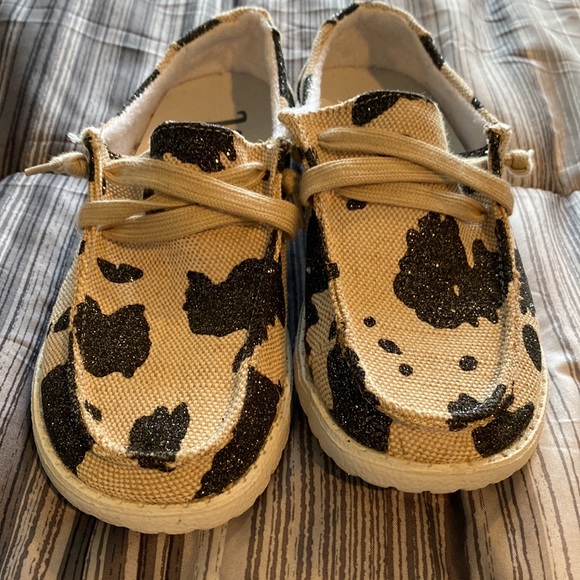 Glittery cow print slip ons - Picture 2 of 7